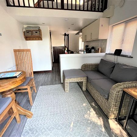 The Stables - Detached Cottage With Private Garden & Hot Tub St Austell Exterior photo